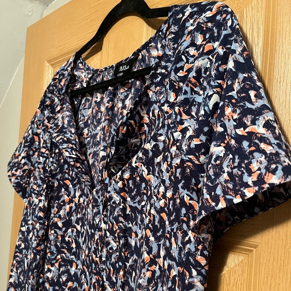 Multi colored short sleeve a.n.a top - Picture 4 of 9